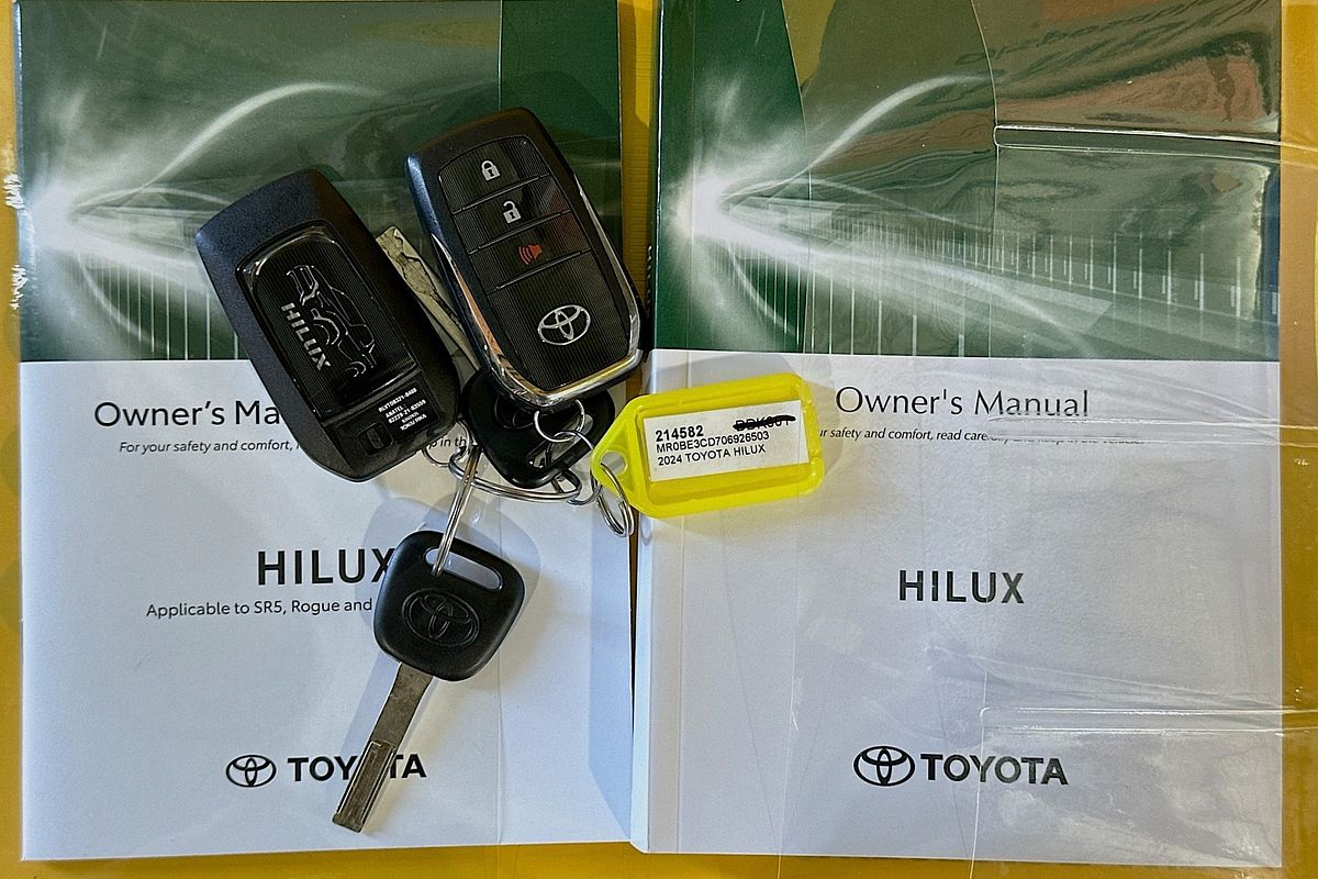 2024 Toyota HILUX ROGUE 48V (4x4) GUN126R 4X4