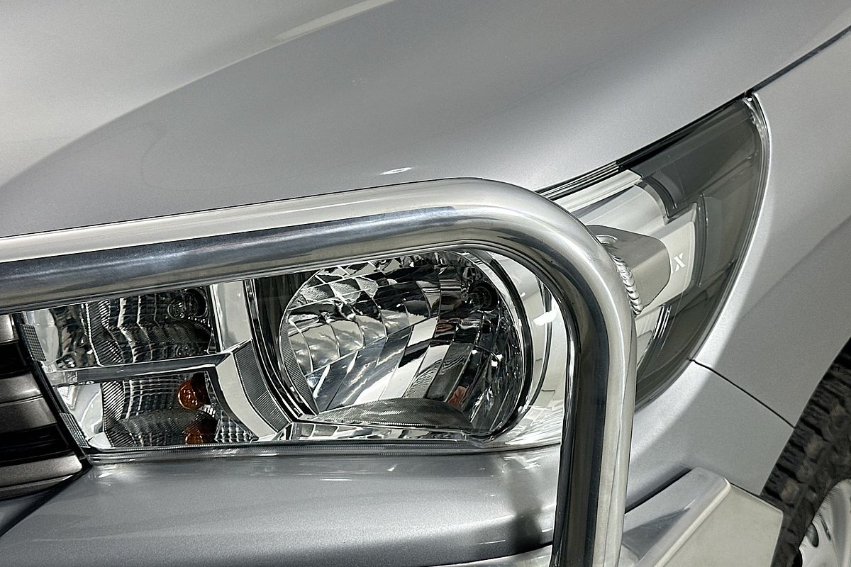 2020 Toyota HILUX SR (4x4) GUN126R FACELIFT 4X4