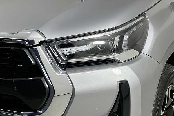 2022 Toyota HILUX SR5 (4x4) GUN126R 4X4