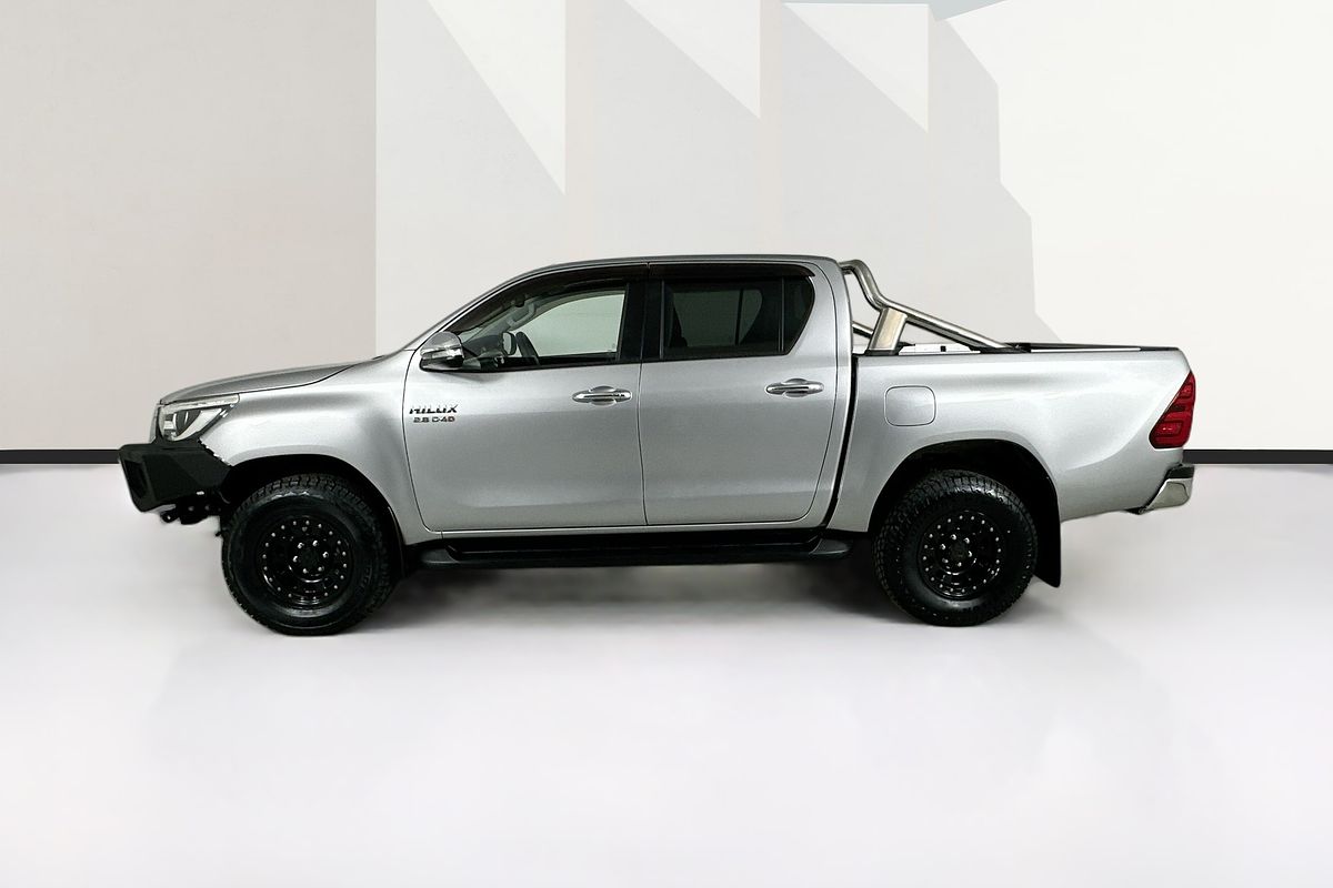 2017 Toyota HILUX SR5 (4x4) GUN126R 4X4