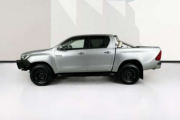 2017 Toyota HILUX SR5 (4x4) GUN126R 4X4