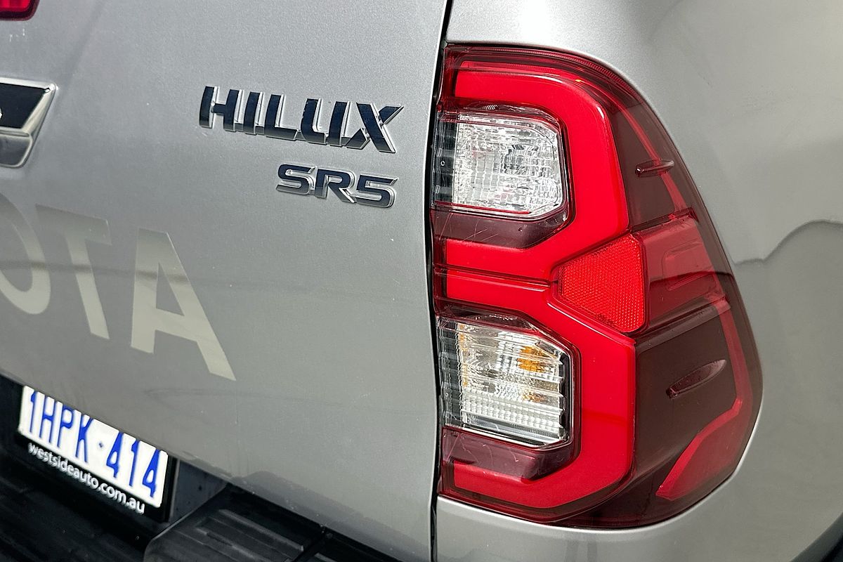 2022 Toyota HILUX SR5 (4x4) GUN126R 4X4