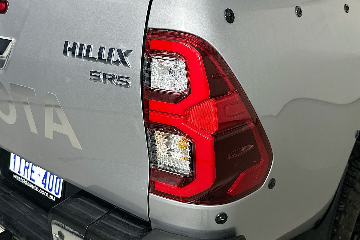 2021 Toyota HILUX SR5 (4x4) GUN126R FACELIFT 4X4