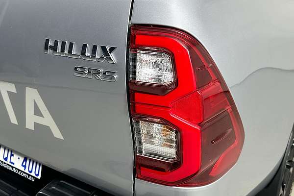 2021 Toyota HILUX SR5 (4x4) GUN126R 4X4