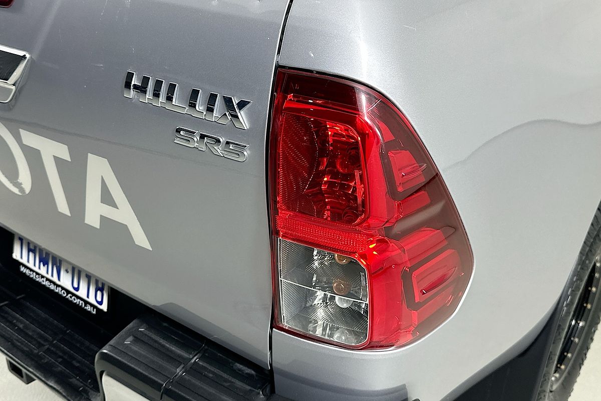 2017 Toyota HILUX SR5 (4x4) GUN126R 4X4