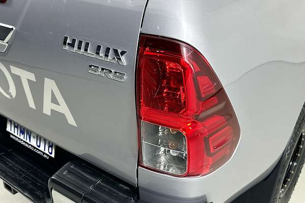 2017 Toyota HILUX SR5 (4x4) GUN126R 4X4