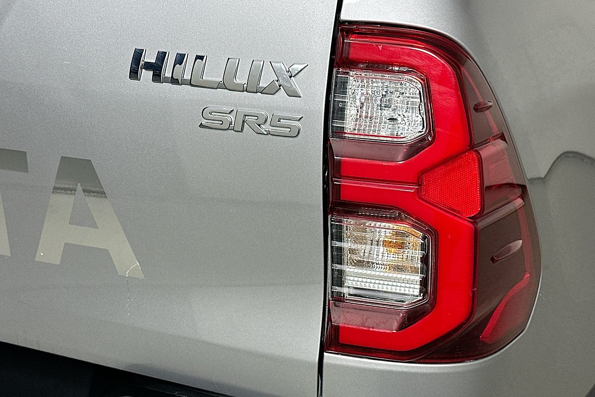 2022 Toyota HILUX SR5 (4x4) GUN126R 4X4