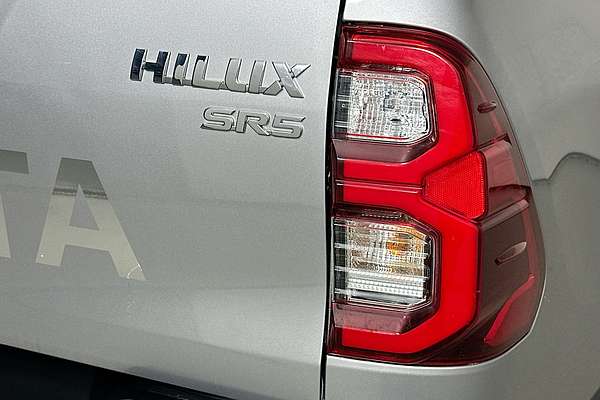 2022 Toyota HILUX SR5 (4x4) GUN126R 4X4
