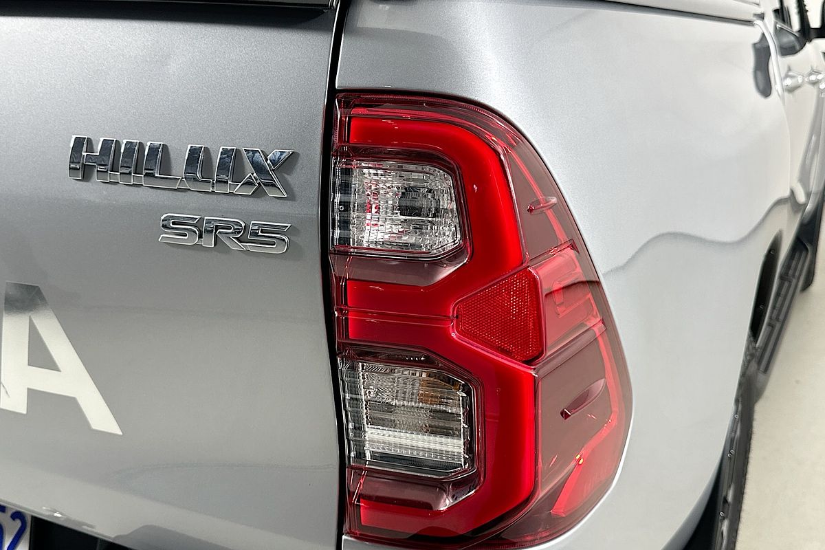 2023 Toyota HILUX SR5 + PREMIUM INTERIOR (4x4) GUN126R 4X4