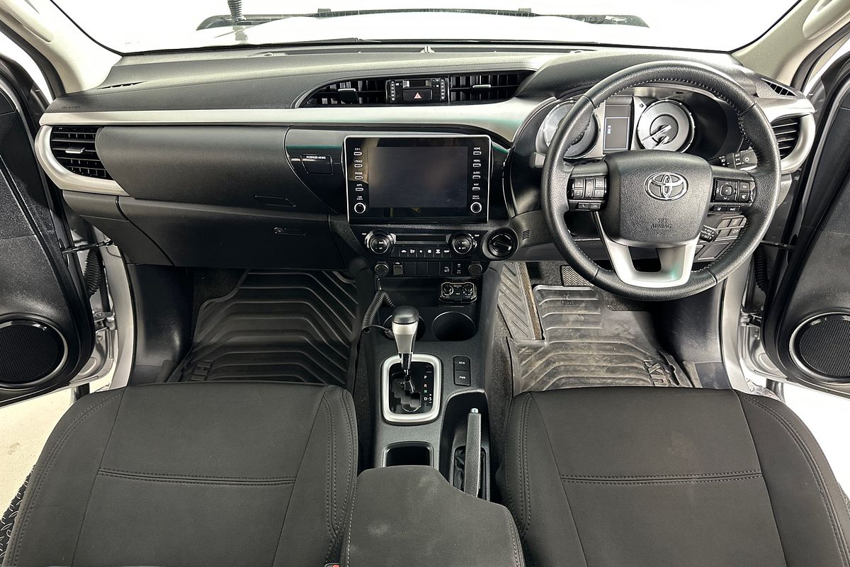 2022 Toyota HILUX SR5 (4x4) GUN126R 4X4