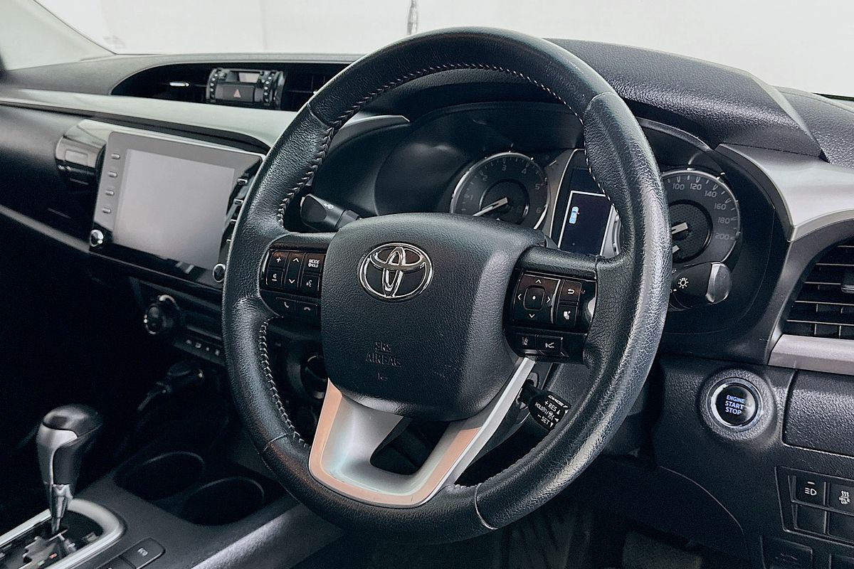 2021 Toyota HILUX SR5 (4x4) GUN126R FACELIFT 4X4