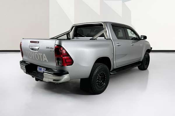 2017 Toyota HILUX SR5 (4x4) GUN126R 4X4