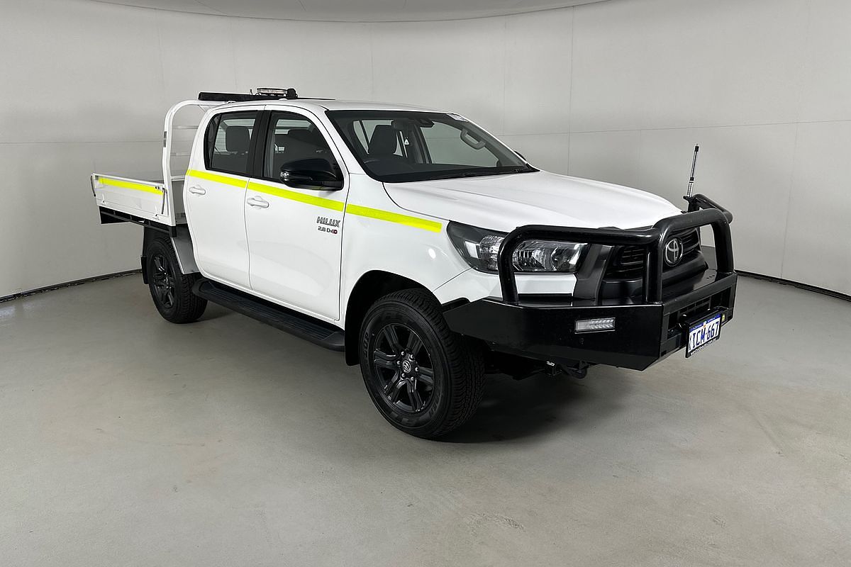 2023 Toyota HILUX SR (4x4) STEEL WHEELS GUN126R 4X4