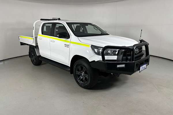 2023 Toyota HILUX SR (4x4) STEEL WHEELS GUN126R 4X4