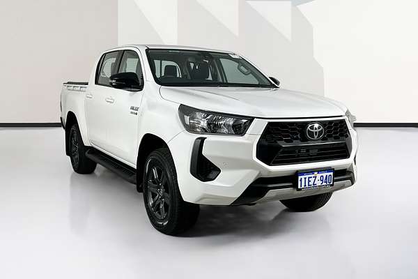 2024 Toyota HILUX SR 48V (4x4) GUN126R 4X4