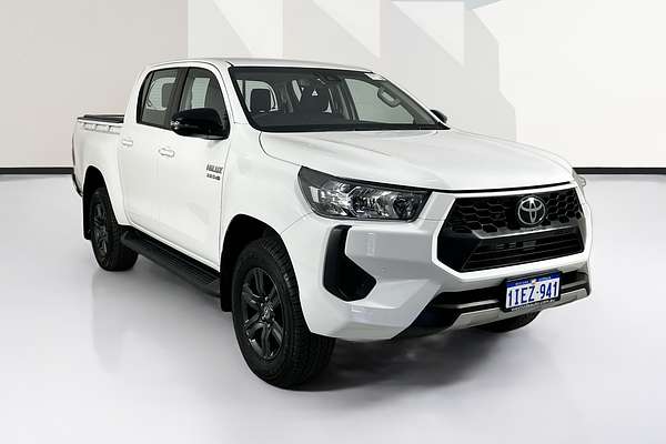 2024 Toyota HILUX SR 48V (4x4) GUN126R 4X4