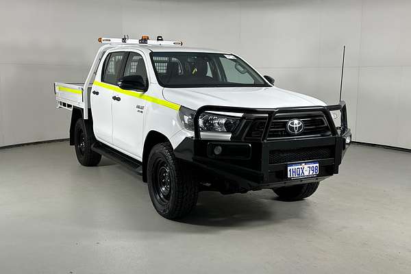 2022 Toyota HILUX SR (4x4) STEEL WHEELS GUN126R 4X4