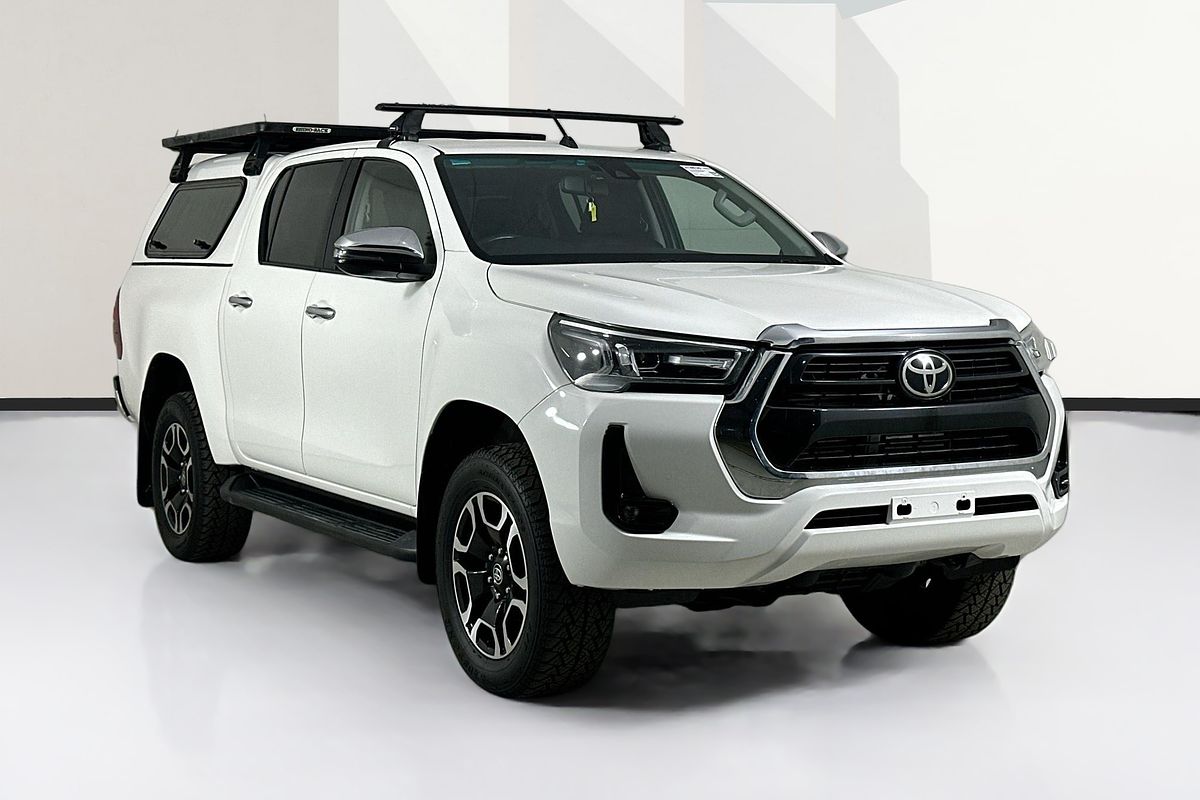 2020 Toyota HILUX SR5 (4x4) GUN126R FACELIFT 4X4