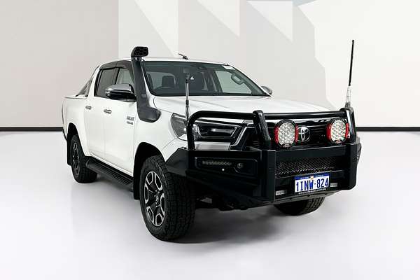 2021 Toyota HILUX SR5 (4x4) GUN126R 4X4