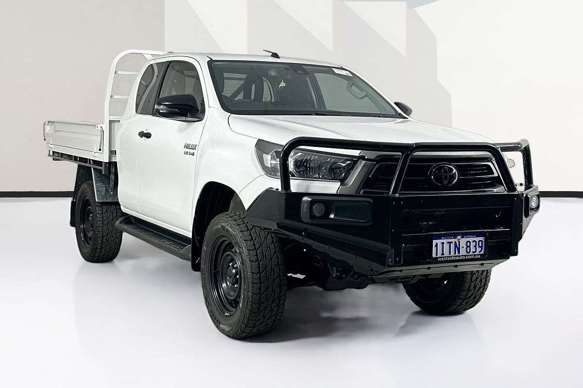 2020 Toyota Hilux SR (4x4) GUN126R FACELIFT 4X4