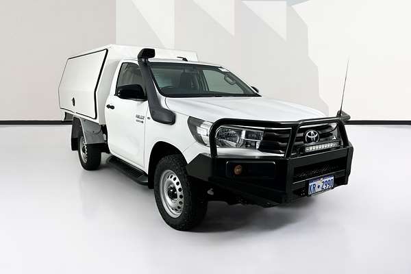 2017 Toyota HILUX SR (4x4) GUN126R 4X4