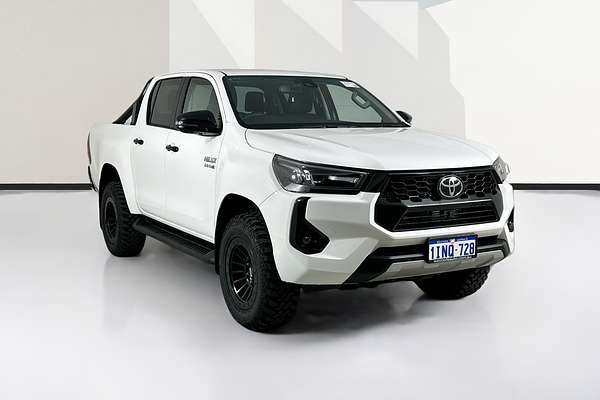 2025 Toyota HILUX SR5 48V (4x4) GUN126R RC 4X4