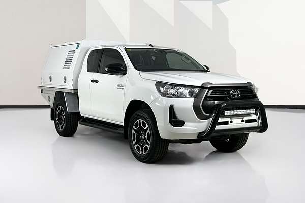 2021 Toyota HILUX SR (4x4) GUN126R 4X4