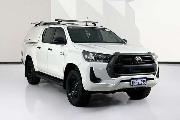 2020 Toyota HILUX SR (4x4) GUN126R FACELIFT 4X4