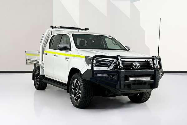 2021 Toyota HILUX SR5 (4x4) GUN126R FACELIFT 4X4