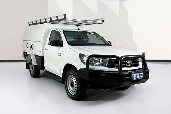 2017 Toyota HILUX SR (4x4) GUN126R 4X4