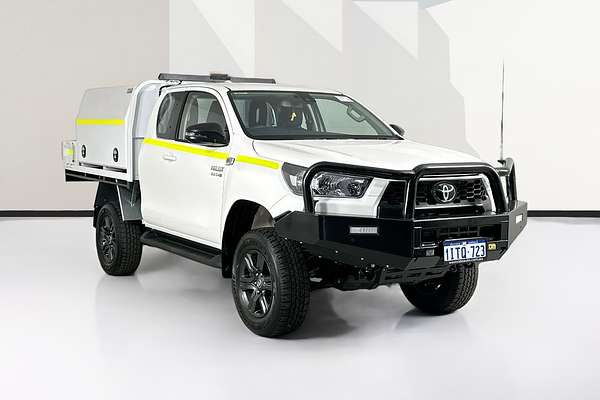 2025 Toyota HILUX SR (4x4) GUN126R RC 4X4