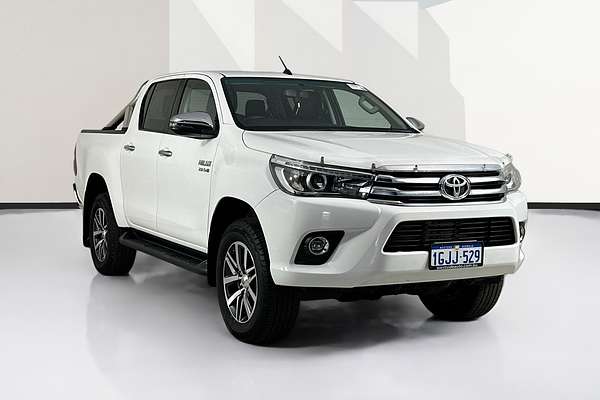 2017 Toyota HILUX SR5 (4x4) GUN126R 4X4