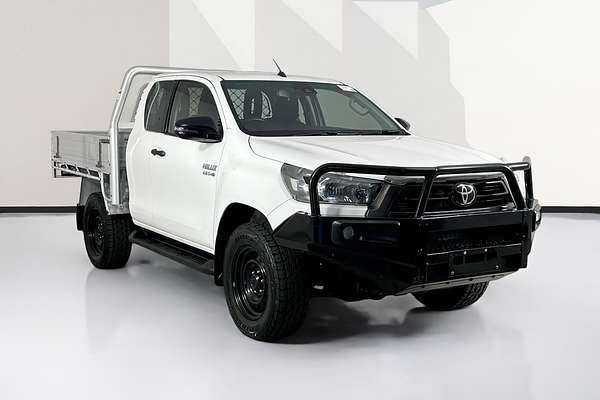 2020 Toyota Hilux SR (4x4) GUN126R FACELIFT 4X4