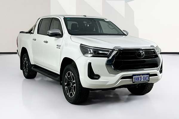 2021 Toyota HILUX SR5 (4x4) GUN126R FACELIFT 4X4