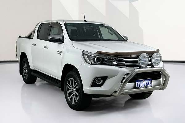 2017 Toyota HILUX SR5 (4x4) GUN126R 4X4