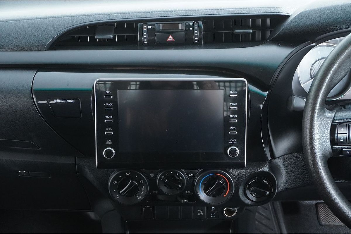 2021 Toyota HILUX SR (4x4) GUN126R FACELIFT 4X4