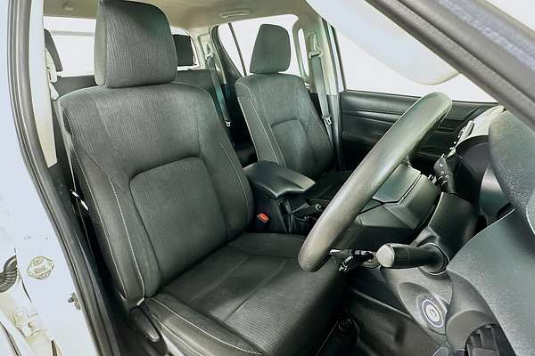 2021 Toyota HILUX SR (4x4) GUN126R FACELIFT 4X4