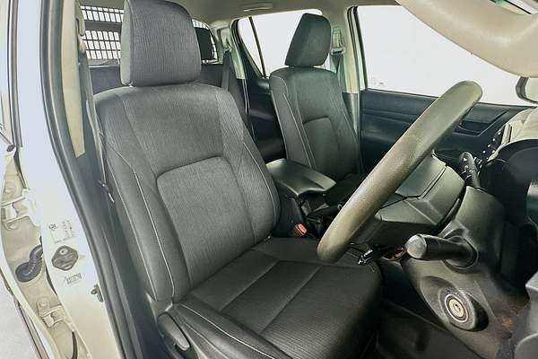 2021 Toyota HILUX SR (4x4) GUN126R FACELIFT 4X4