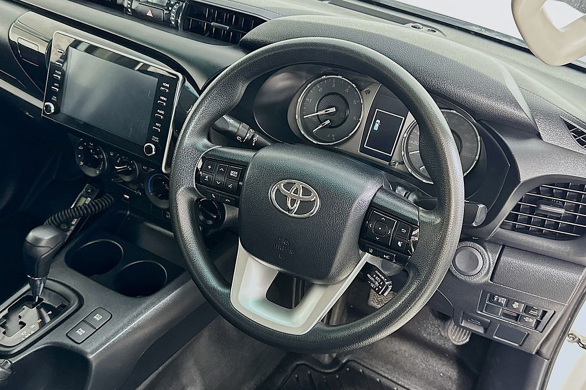 2021 Toyota HILUX SR (4x4) GUN126R FACELIFT 4X4