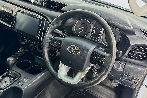 2021 Toyota HILUX SR (4x4) GUN126R FACELIFT 4X4