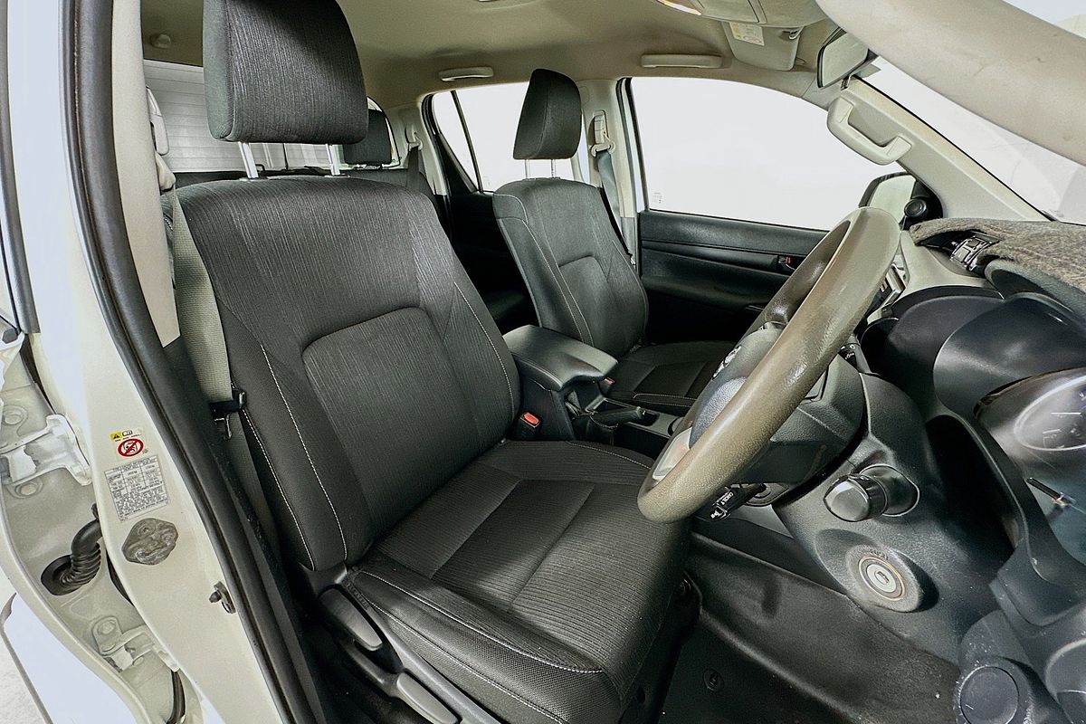 2018 Toyota HILUX SR (4x4) GUN126R MY19 4X4