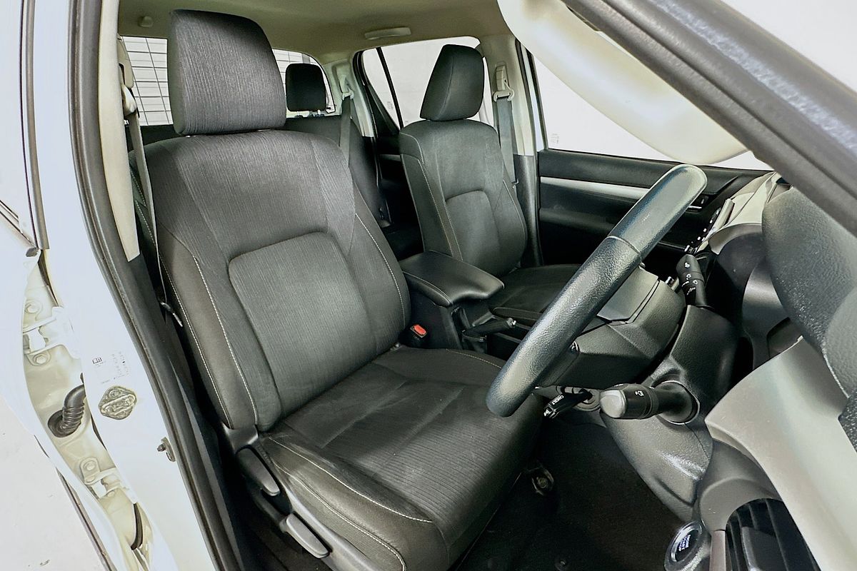 2021 Toyota HILUX SR5 (4x4) GUN126R FACELIFT 4X4