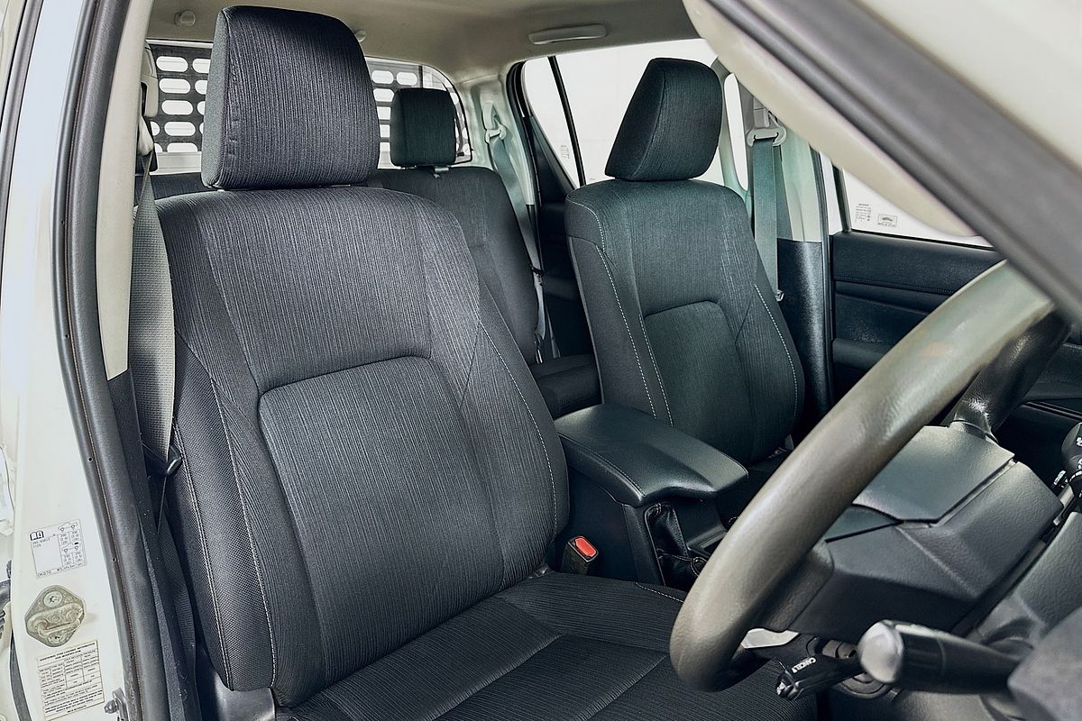 2020 Toyota HILUX SR (4x4) GUN126R FACELIFT 4X4
