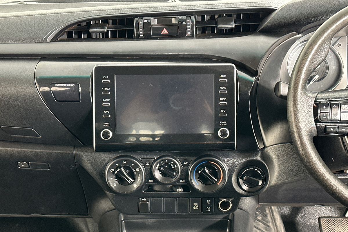2020 Toyota HILUX SR (4x4) GUN126R FACELIFT 4X4