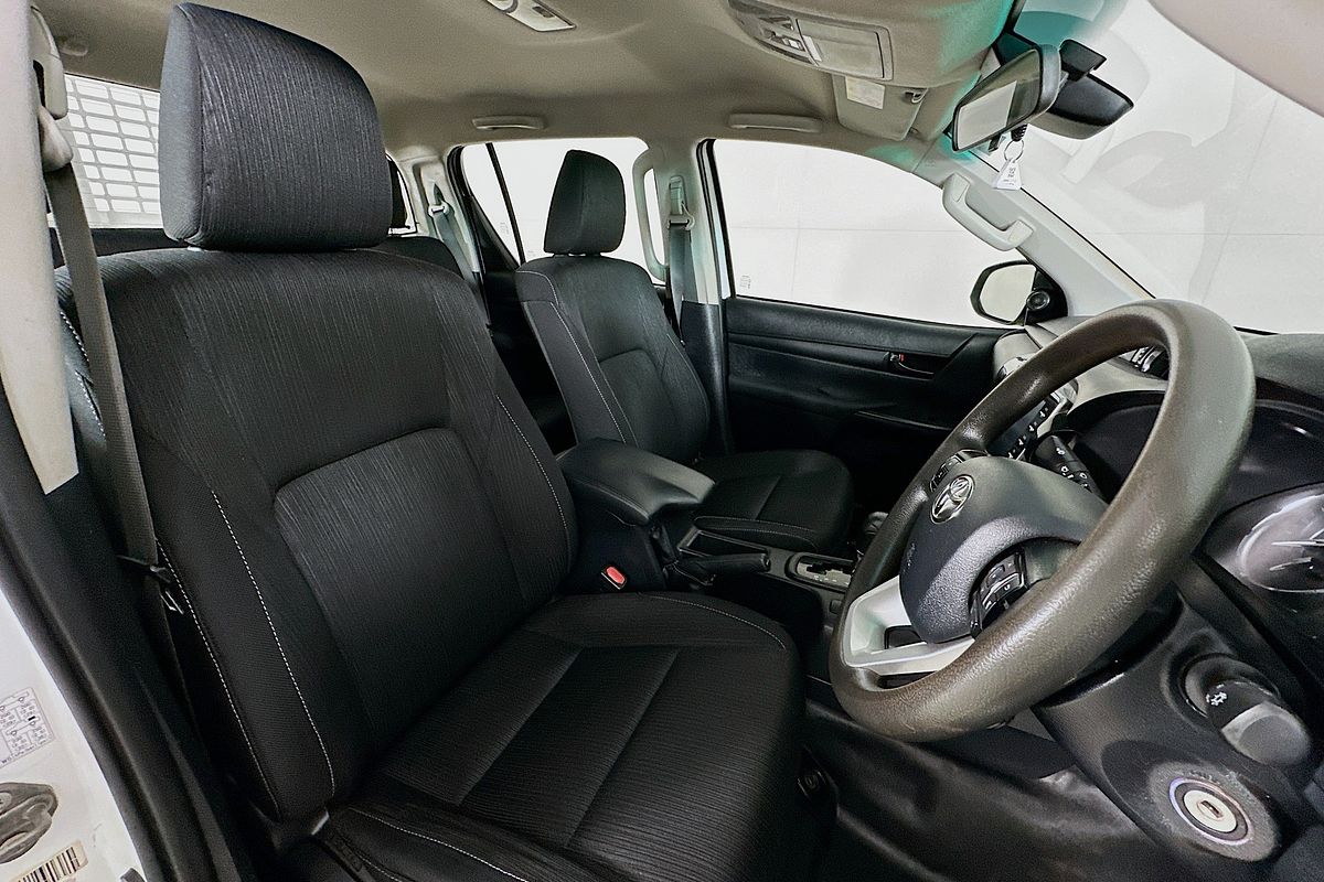 2021 Toyota HILUX SR (4x4) GUN126R FACELIFT 4X4