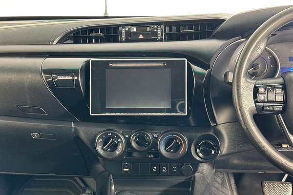 2019 Toyota HILUX SR (4x4) GUN126R MY19 4X4