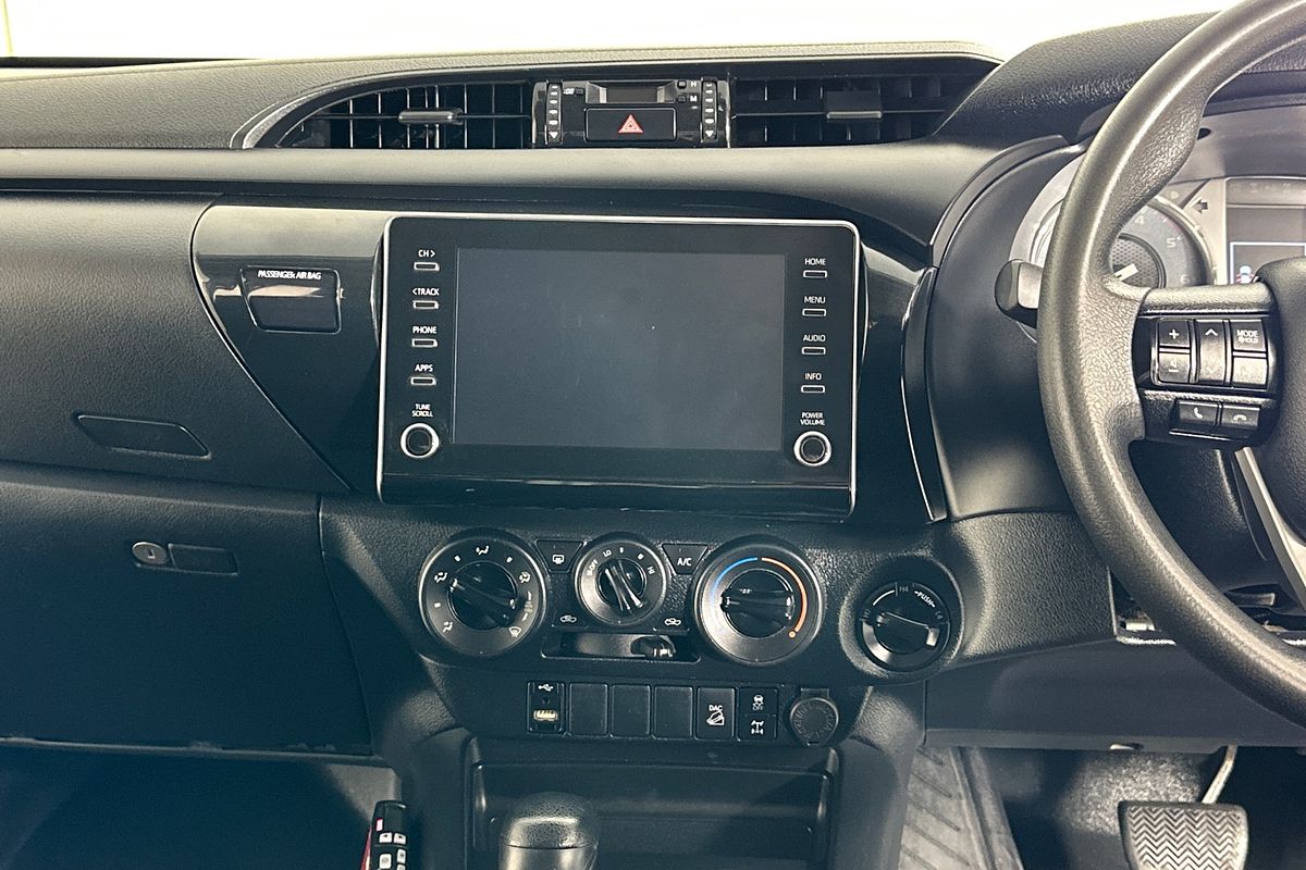 2021 Toyota HILUX SR (4x4) GUN126R FACELIFT 4X4