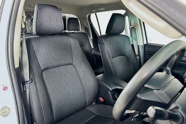 2019 Toyota HILUX SR (4x4) GUN126R MY19 4X4