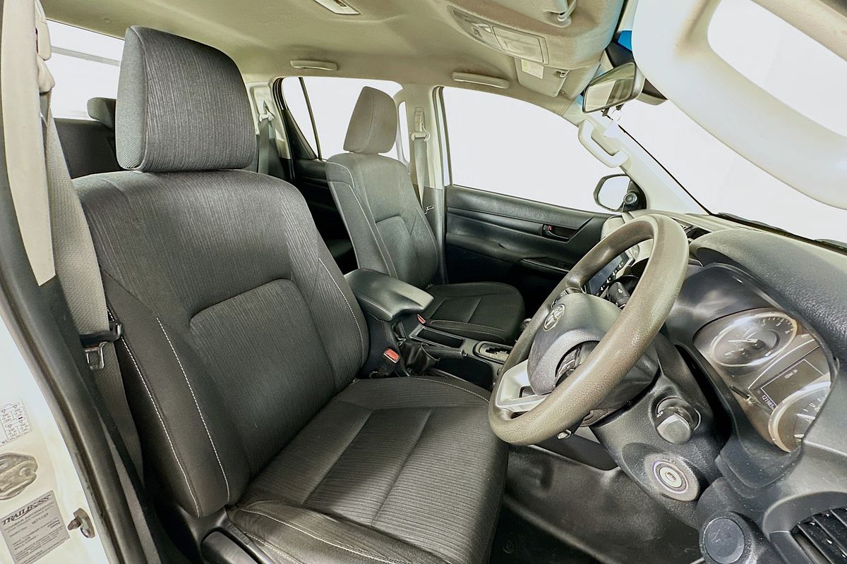 2021 Toyota HILUX SR (4x4) GUN126R 4X4
