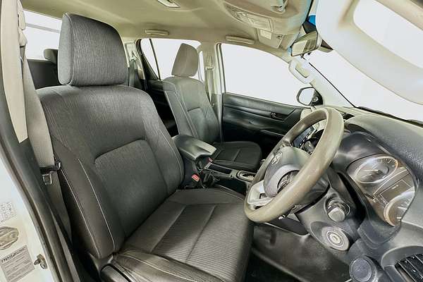 2021 Toyota HILUX SR (4x4) GUN126R 4X4